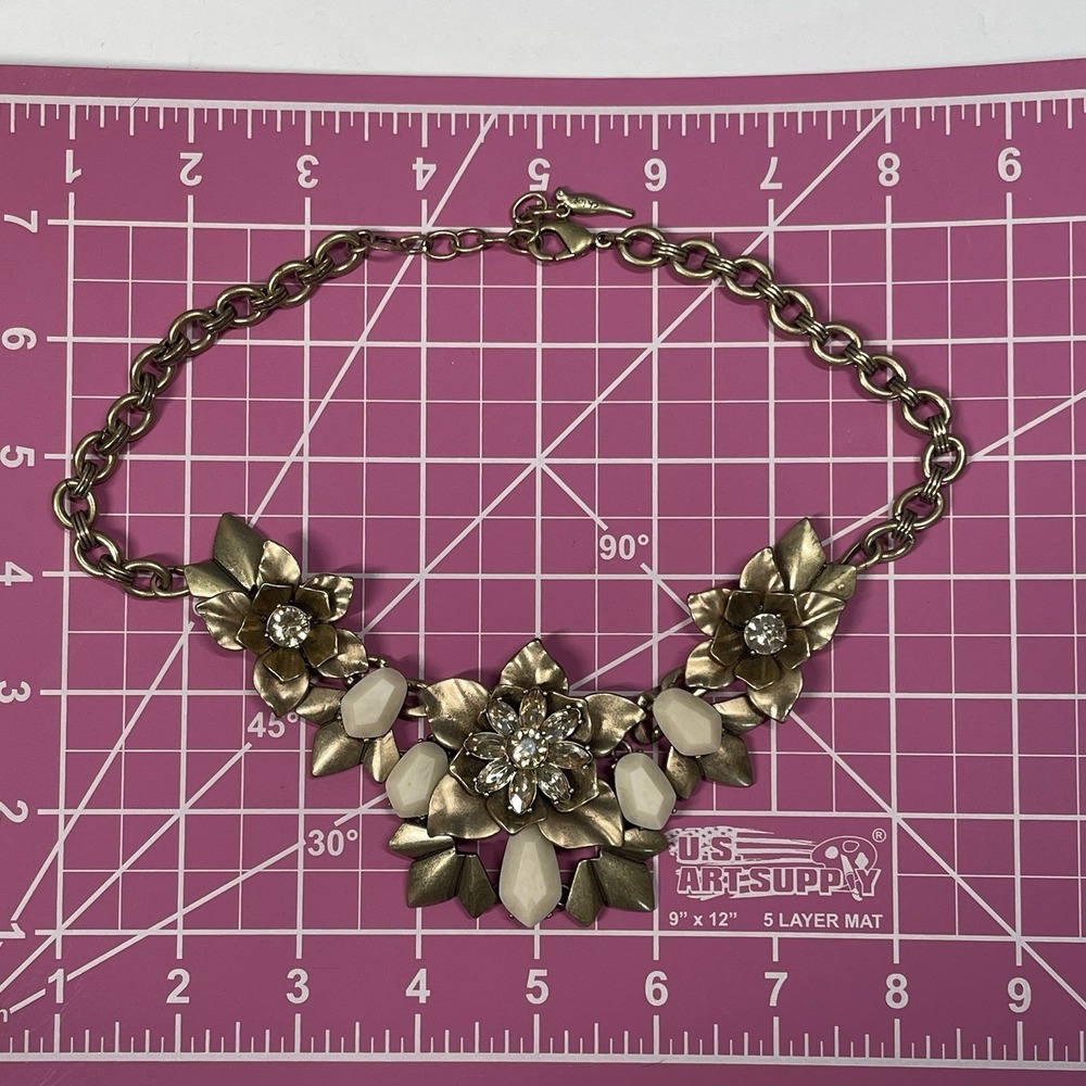 Chloe & Isabel Floral Necklace w/Box‎ Champagne & Ivory Stones Antiqued Brass - Picture 8 of 10